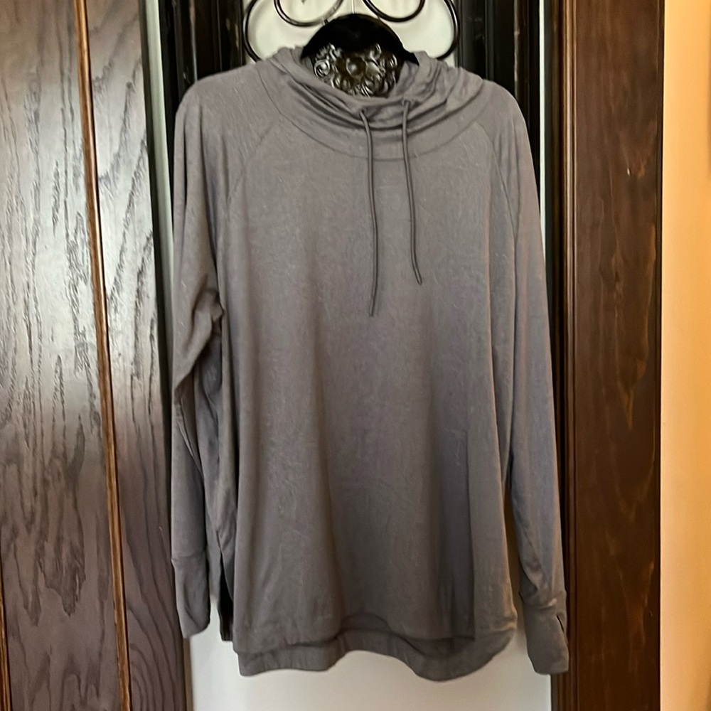 Ascend gray long sleeve t-shirt hoodie. Women’s XXL